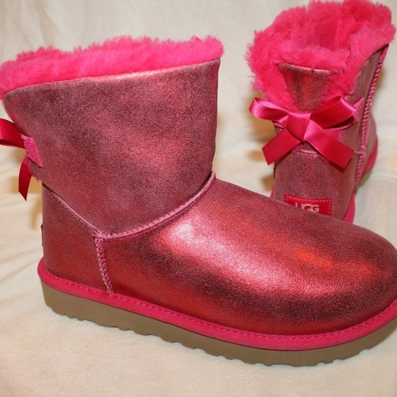 NIB UGG WOMEN'S GLISTEN MINI BAILEY BOW FUSCHIA WINTER BOOTS - Picture 1 of 8